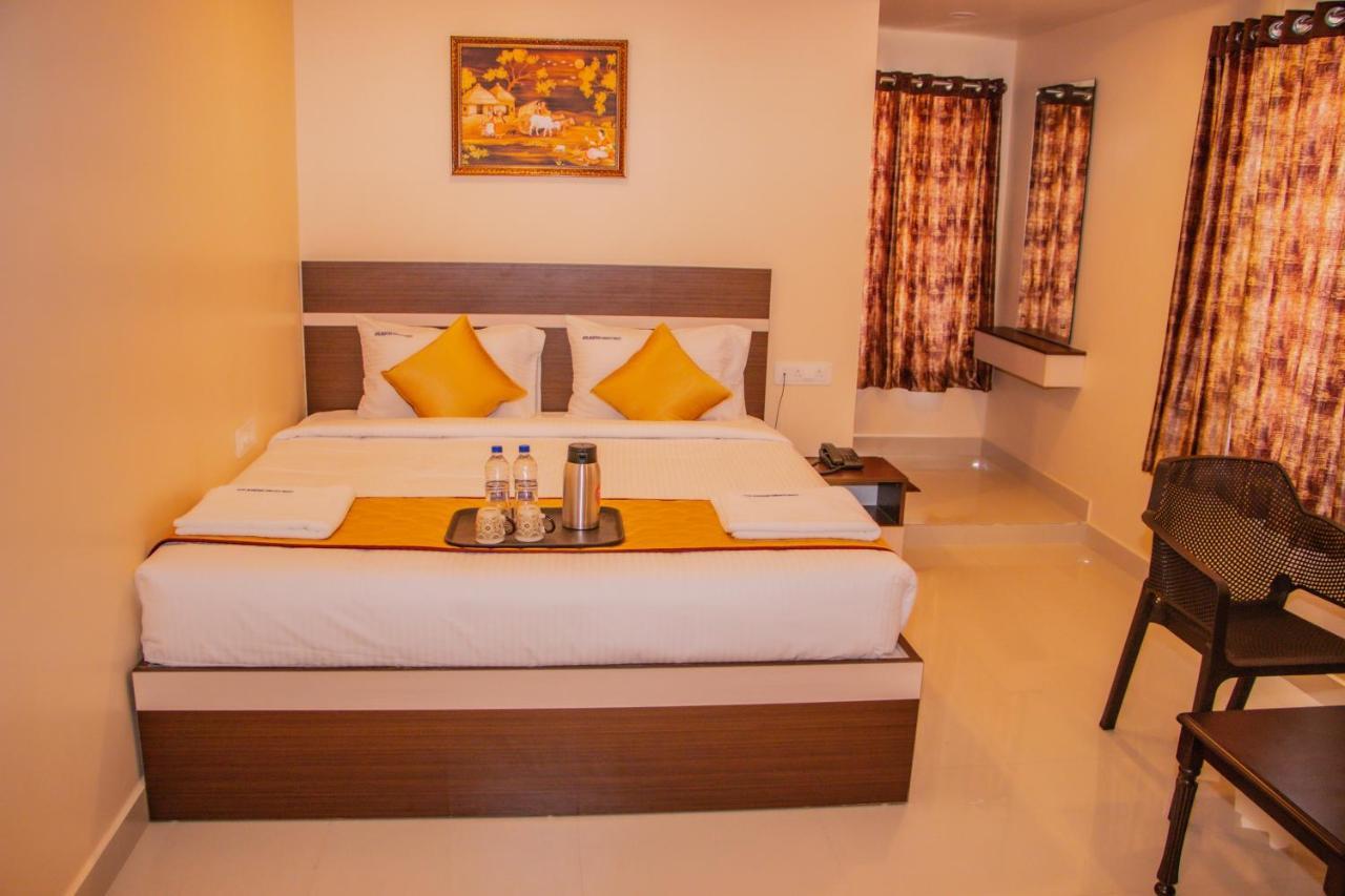 Hotel Mountview Comforts Tirupati Exteriör bild
