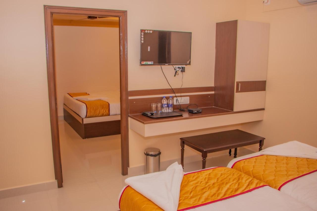 Hotel Mountview Comforts Tirupati Exteriör bild