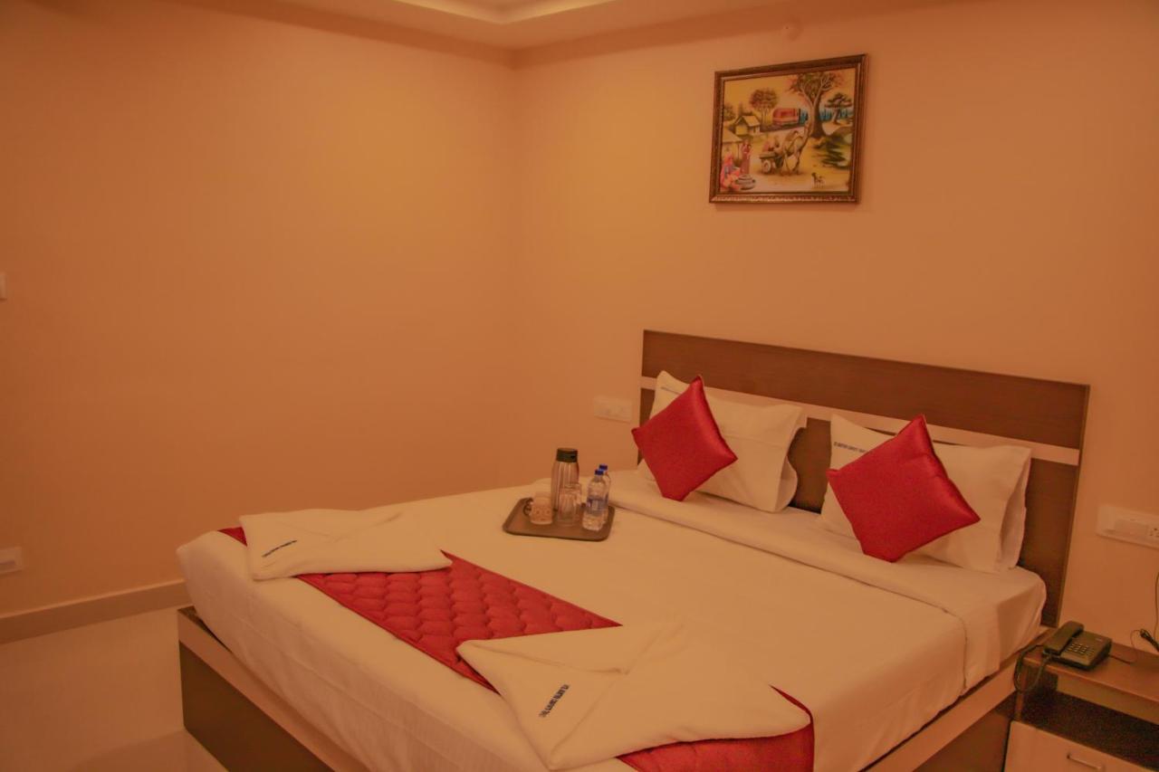 Hotel Mountview Comforts Tirupati Exteriör bild