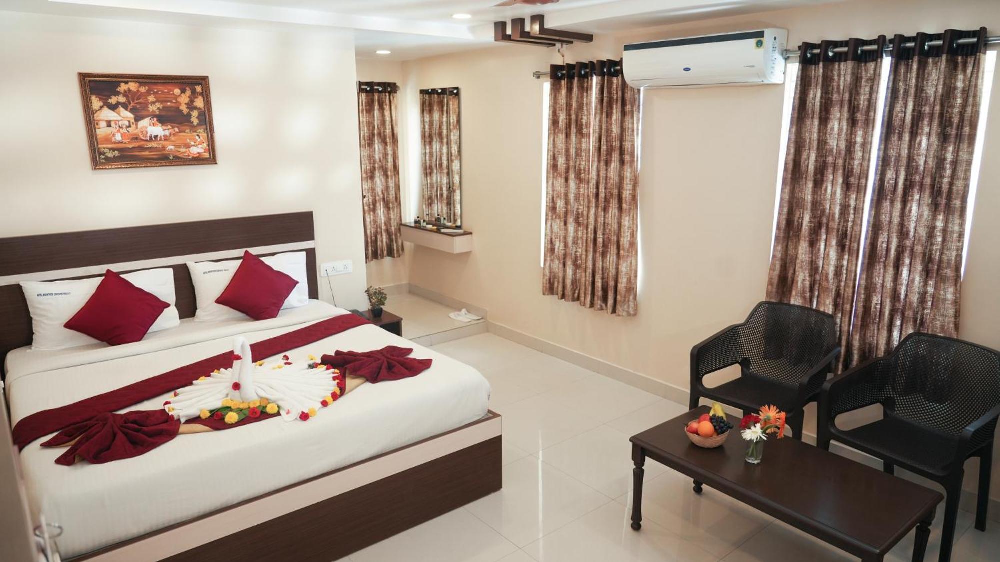Hotel Mountview Comforts Tirupati Exteriör bild