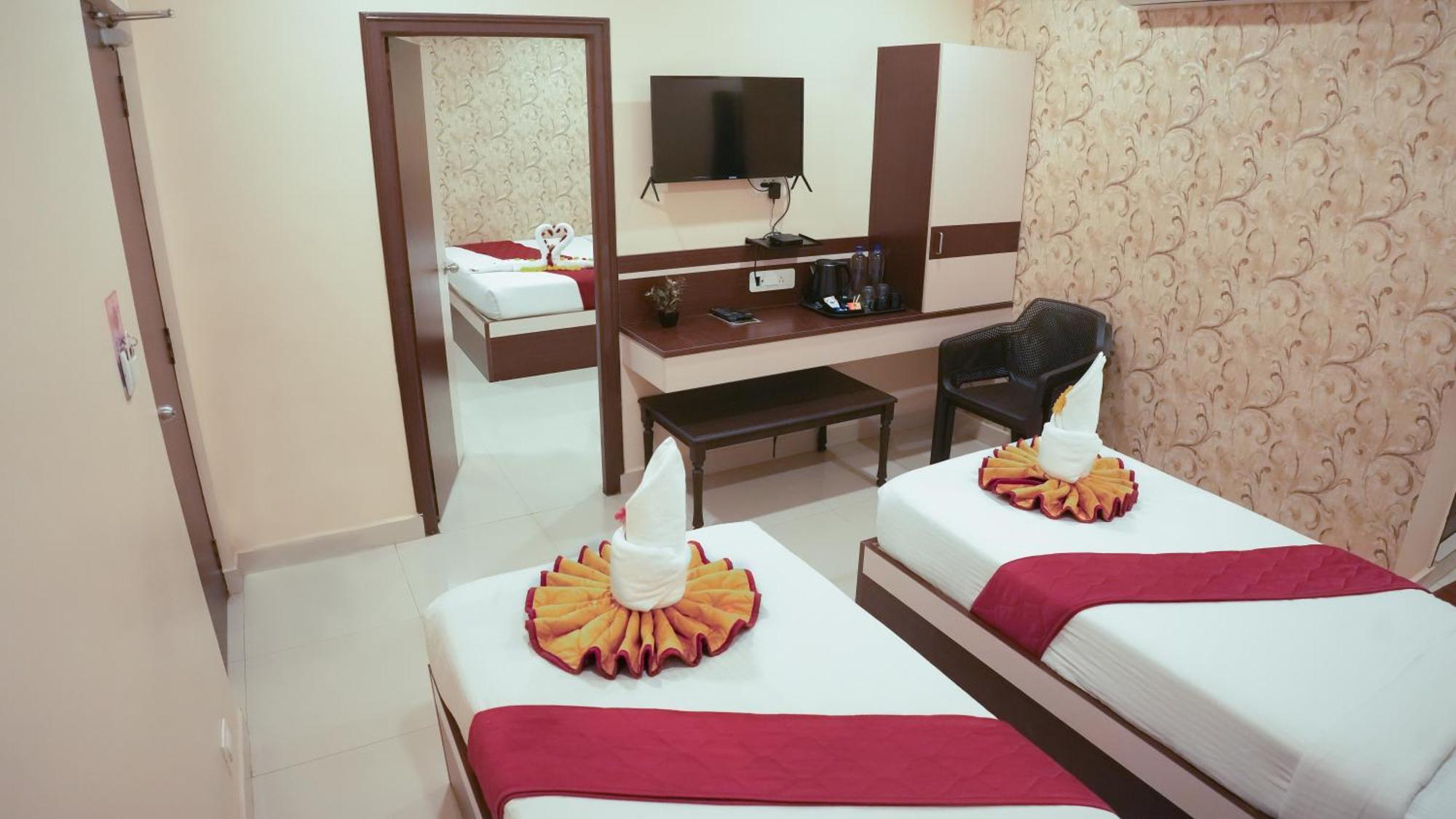 Hotel Mountview Comforts Tirupati Exteriör bild