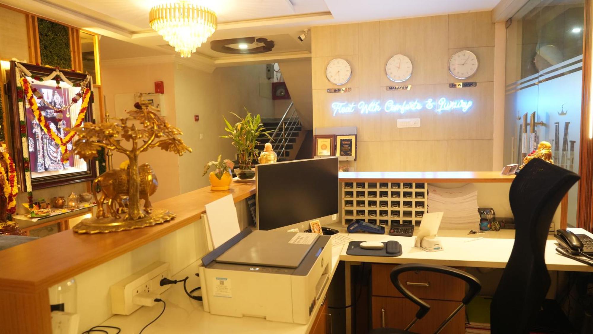 Hotel Mountview Comforts Tirupati Exteriör bild