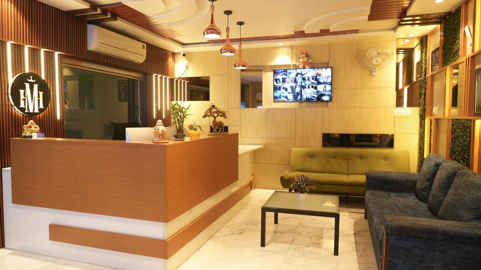 Hotel Mountview Comforts Tirupati Exteriör bild