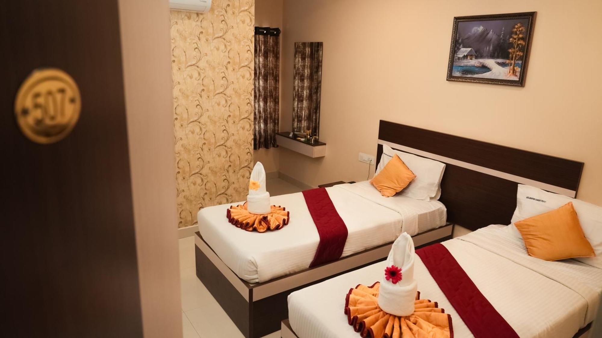 Hotel Mountview Comforts Tirupati Exteriör bild