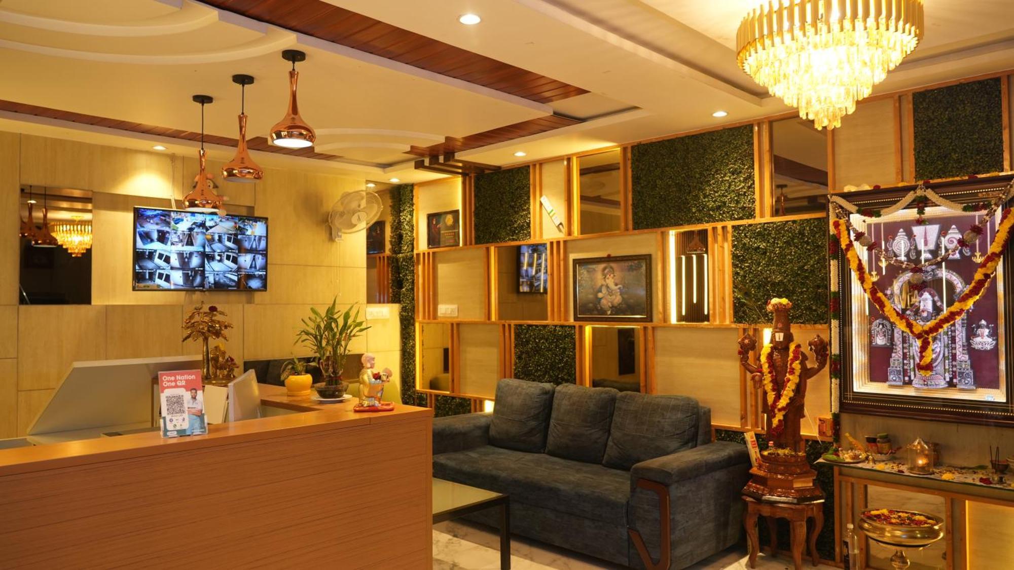 Hotel Mountview Comforts Tirupati Exteriör bild