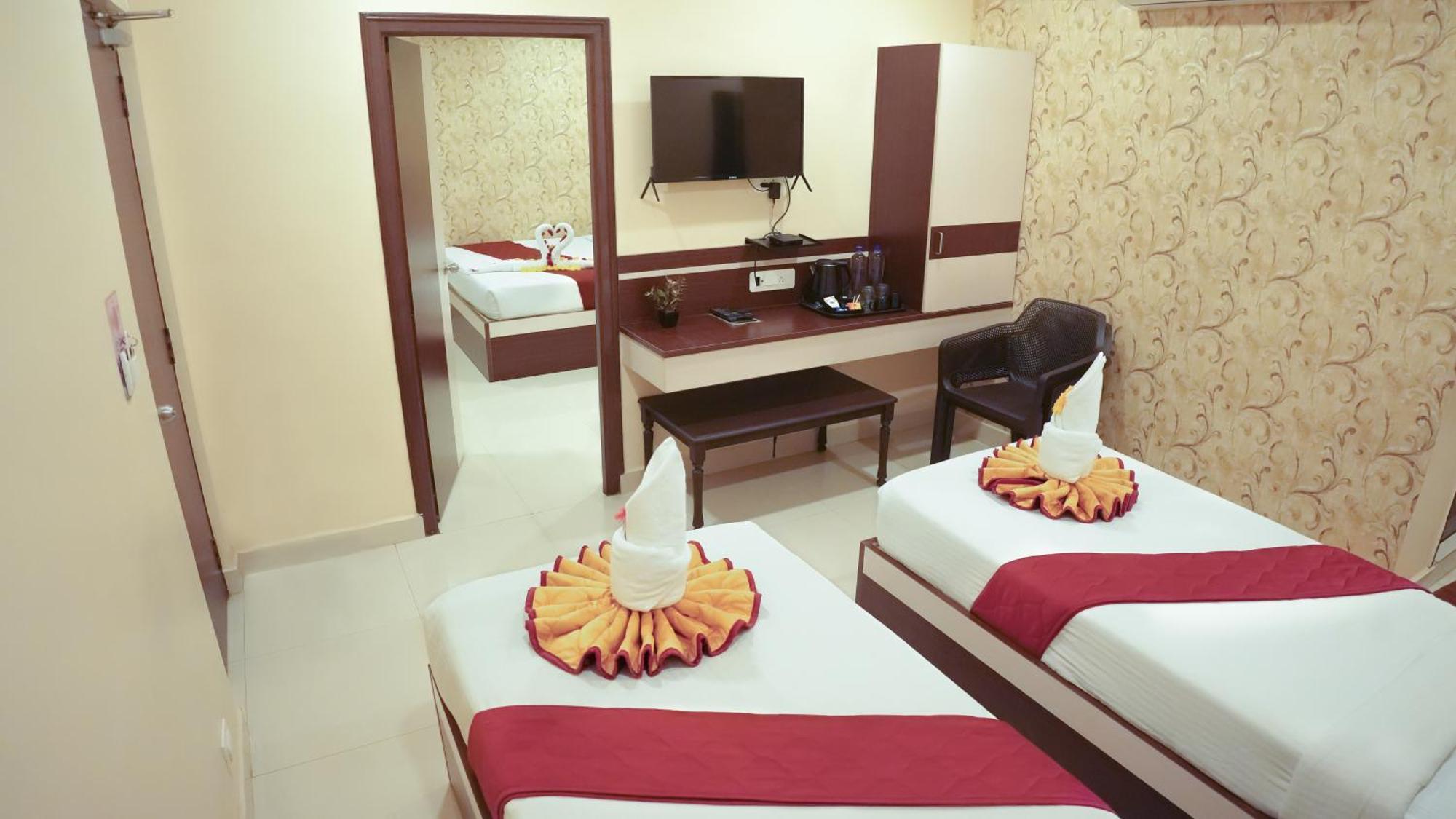 Hotel Mountview Comforts Tirupati Exteriör bild