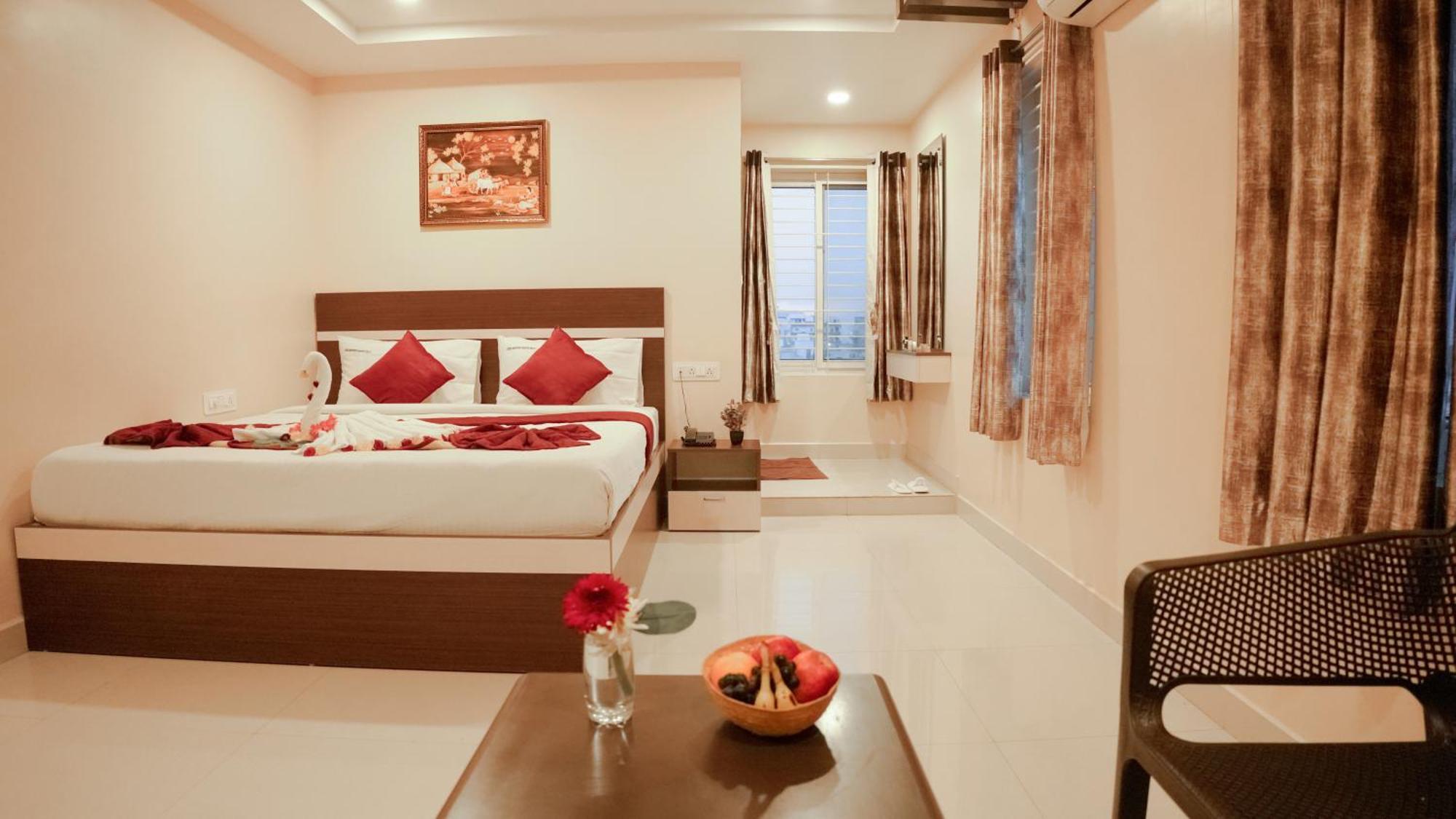 Hotel Mountview Comforts Tirupati Exteriör bild