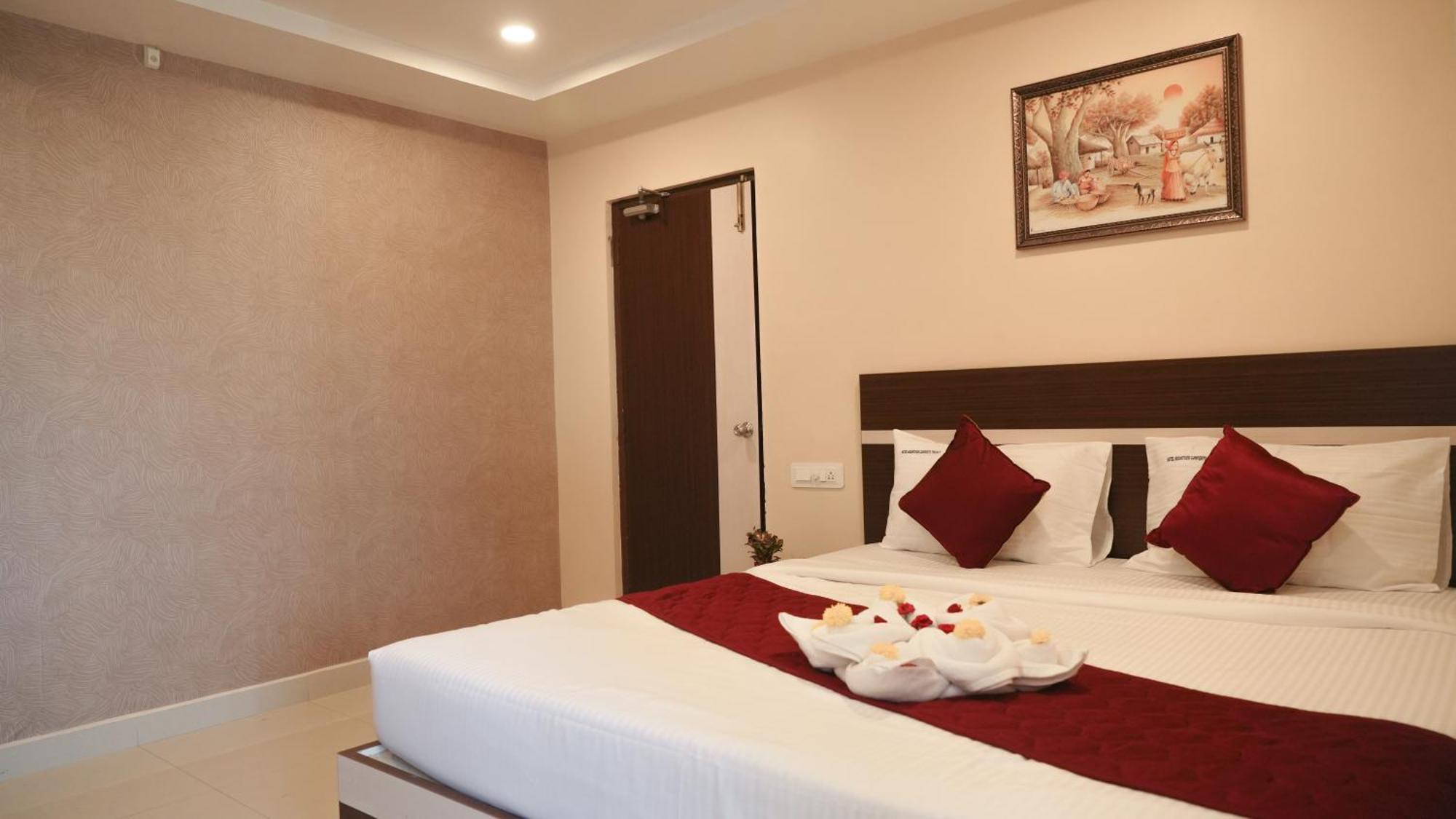 Hotel Mountview Comforts Tirupati Exteriör bild