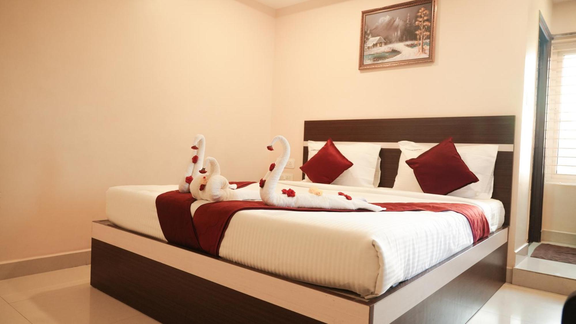 Hotel Mountview Comforts Tirupati Exteriör bild