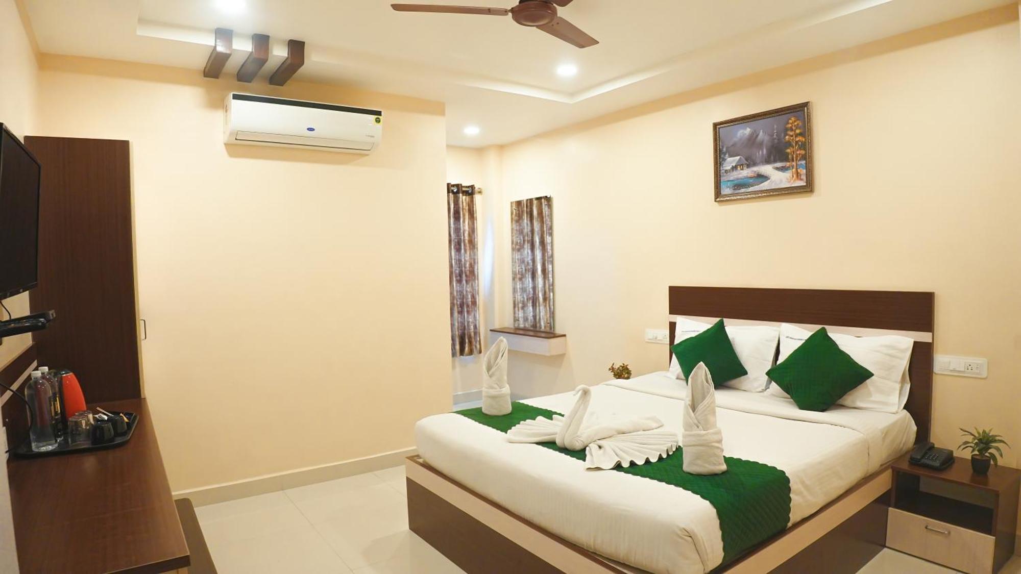 Hotel Mountview Comforts Tirupati Exteriör bild
